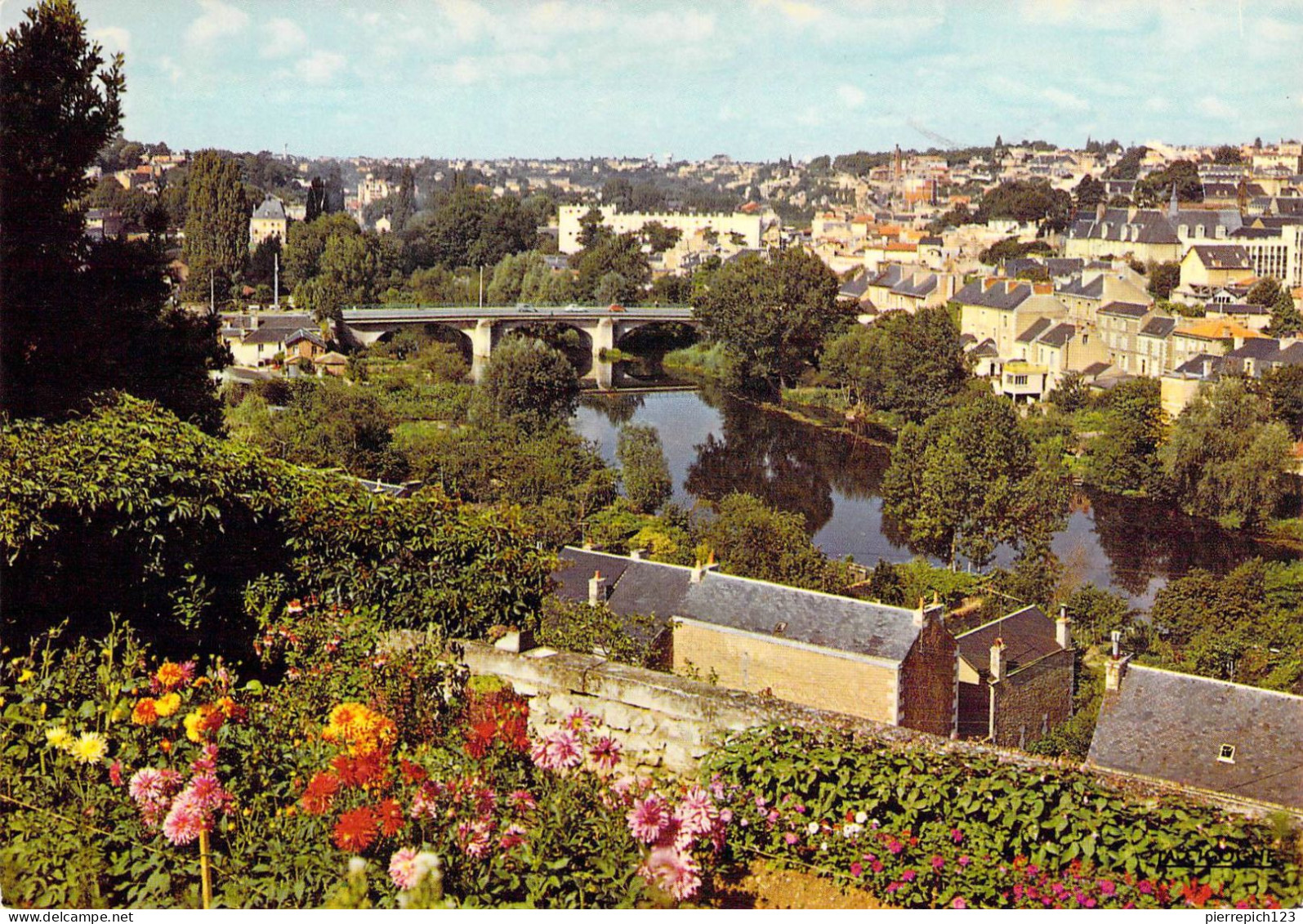 86 - Poitiers - Le Pont Neuf Et Le Clain - Poitiers