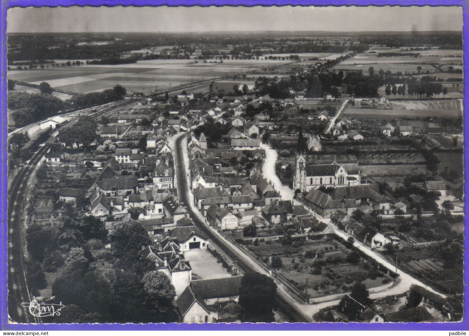 Carte Postale 03. Villeneuve-sur-Allier  Vue D'avion Très Beau Plan - Other & Unclassified