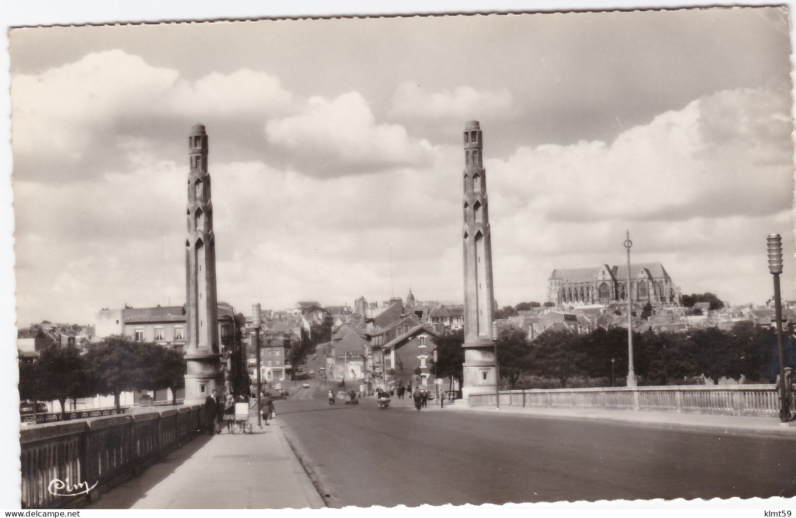 Saint-Quentin - La Ville Vue Du Pont - Saint Quentin