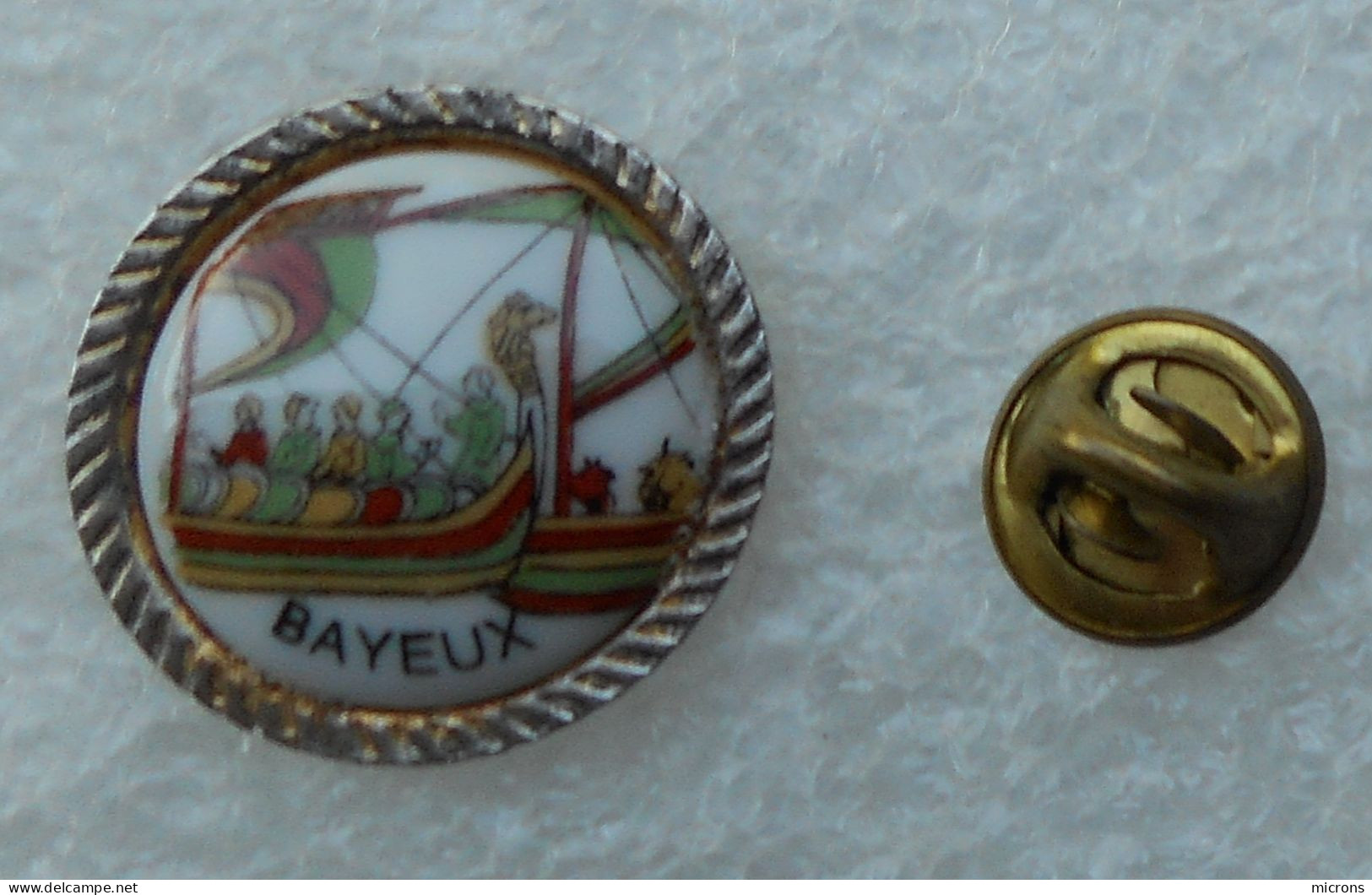 TAPISSERIE DE BAYEUX PIN'S PORCELAINE      OOOO  139 - Steden