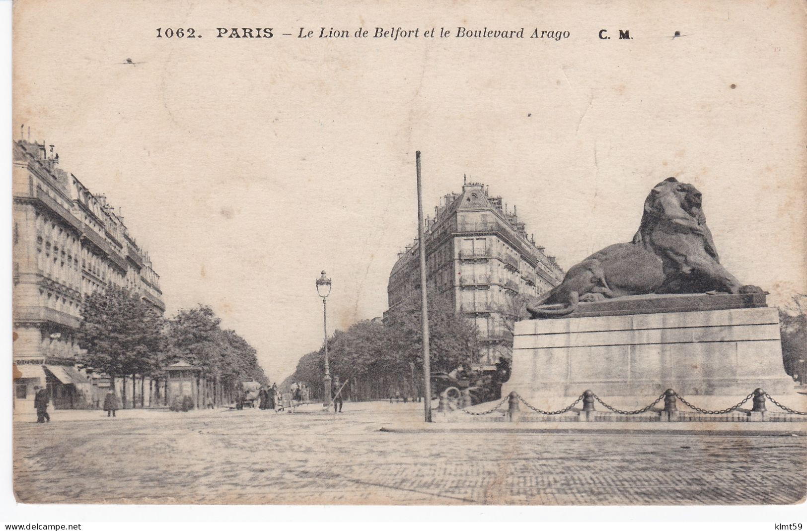 Paris - Le Lion De Belfort Et Le Boulevard Arago - Estatuas