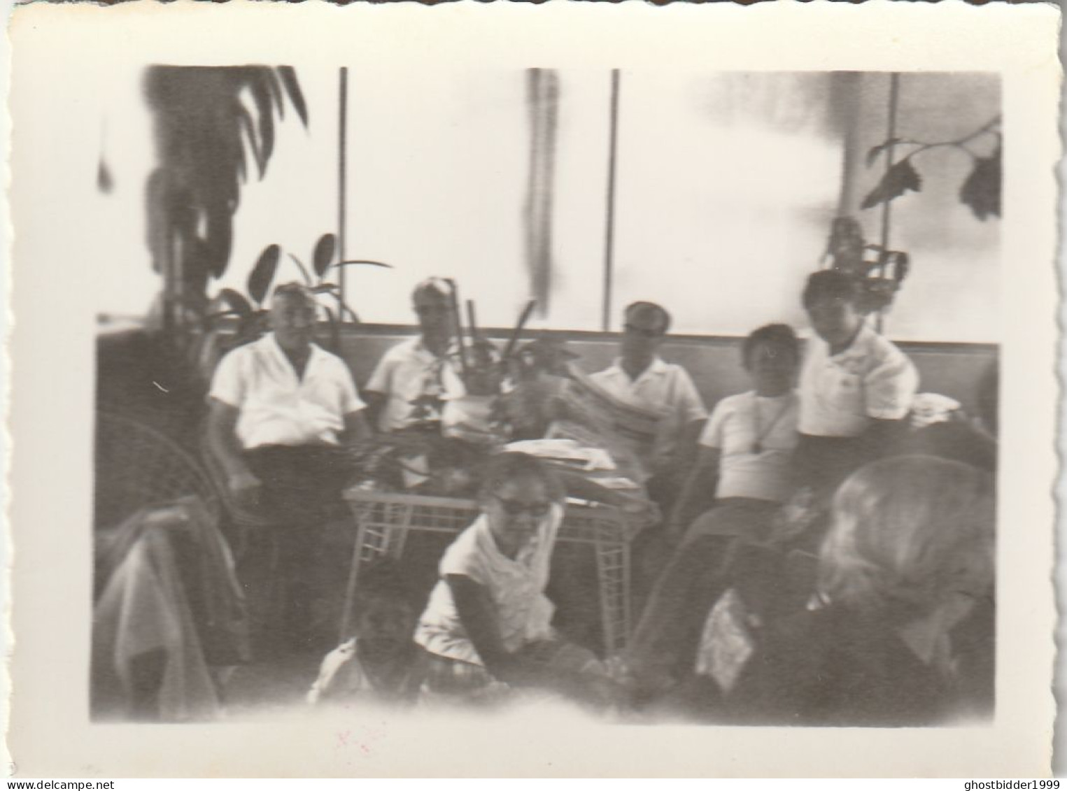 JEWISH JUDAICA  TURQUIE CONSTANTINOPLE YAKACIK RESTAURANT FAMILY ARCHIVE SNAPSHOT  PHOTO FEMME HOMME  6.5X8.6cm. - Anonymous Persons