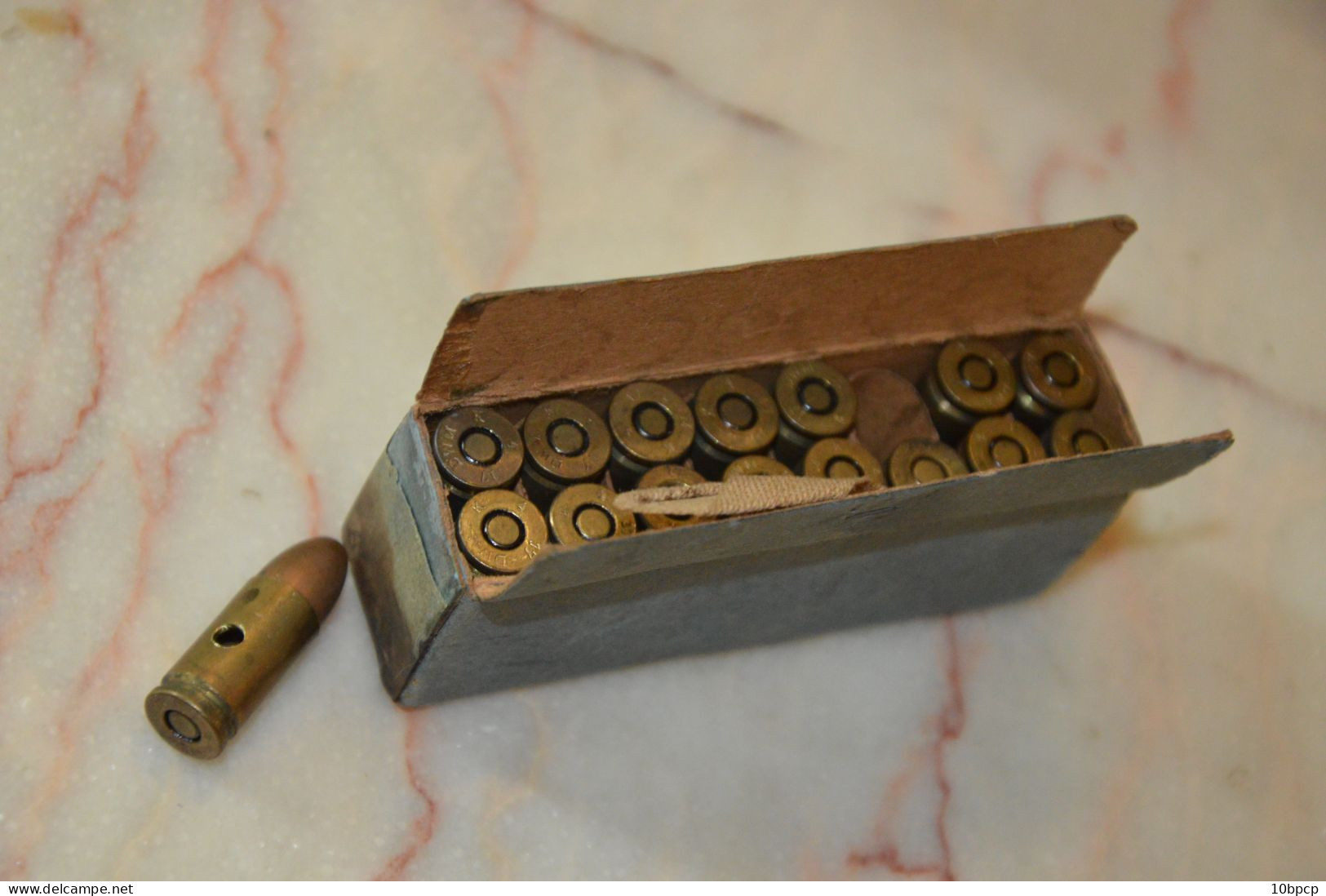 Boîte Allemande 14-18 Ww1 Juillet 1918 Munitions 9 Mm Neutralisées P08 Luger Landser Patronen - Decotatieve Wapens
