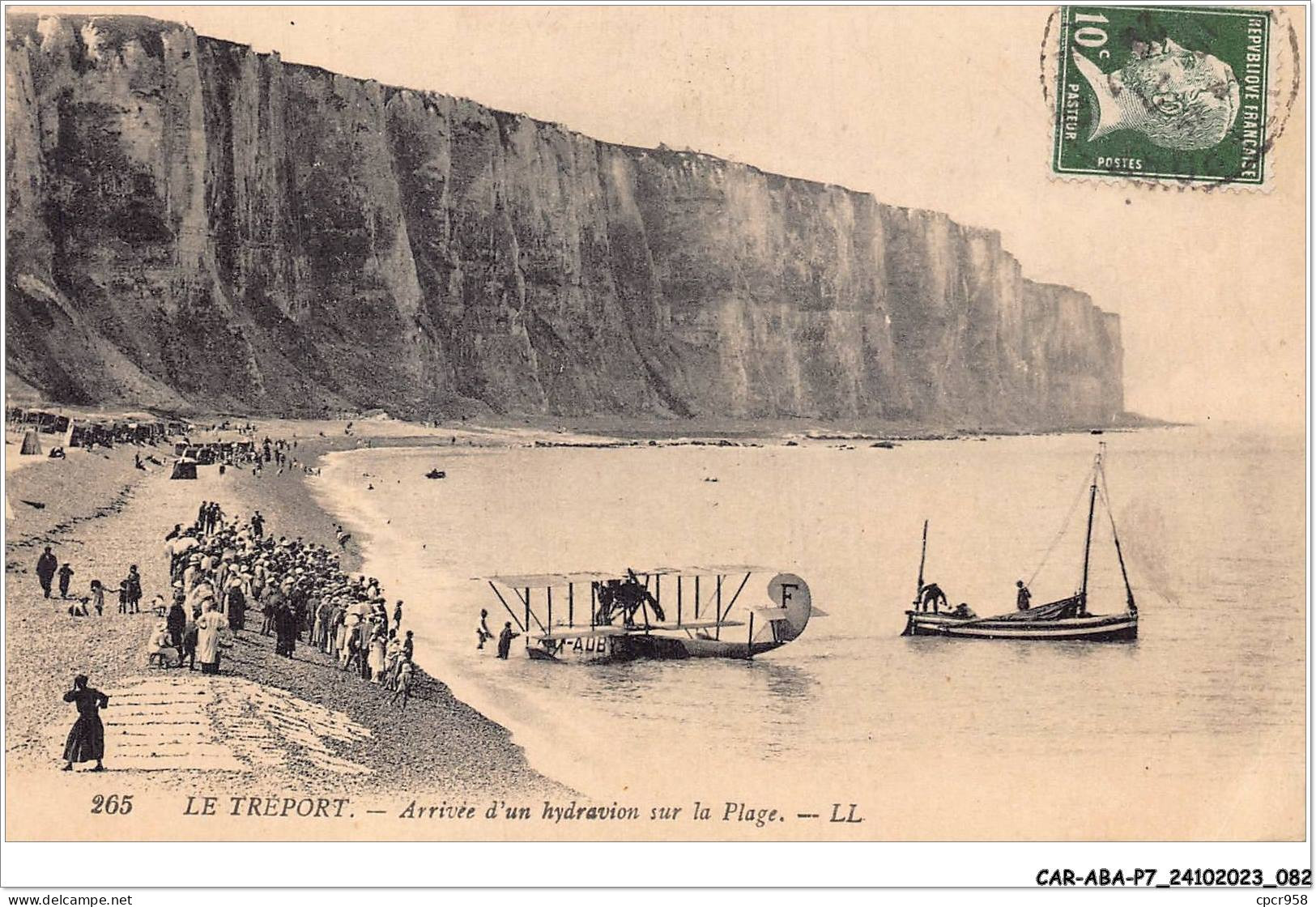 CAR-ABAP7-76-0640 - LE TREPORT - Arrivée D'un Hydravion Sur La Plage - Le Treport