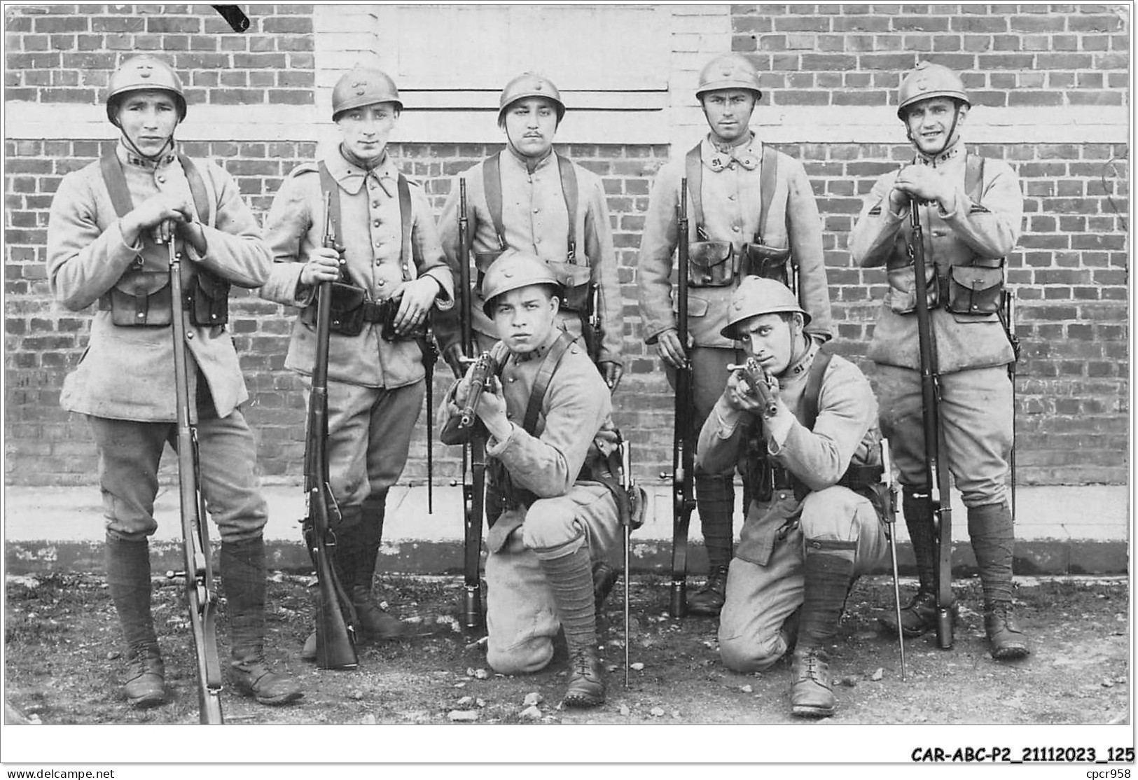 CAR-ABCP2-0162 - MILITAIRE - SOLDATS EN POSITION - Personnages