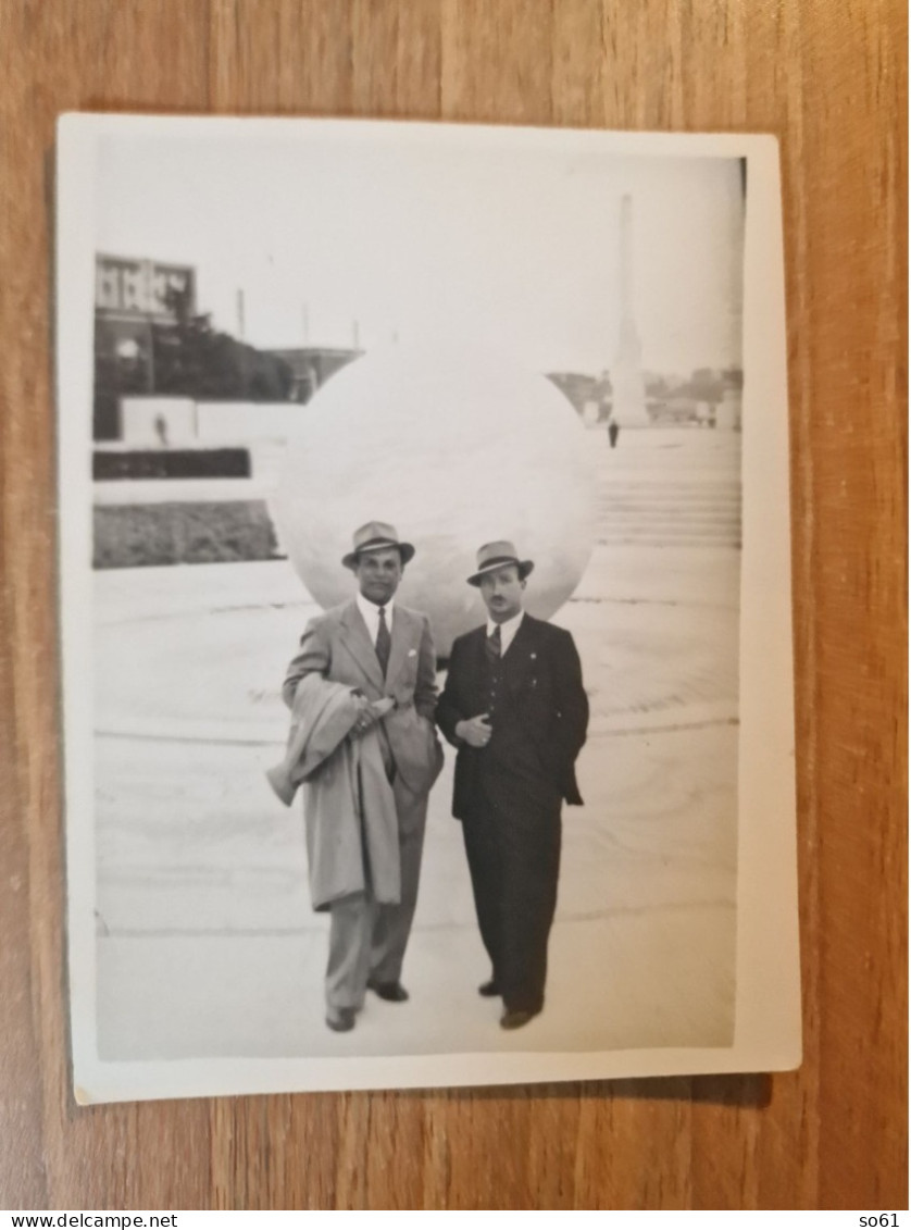 19474.  Fotografia D'epoca Uomini In Posa 1941 Roma - 12x9 - Anonyme Personen