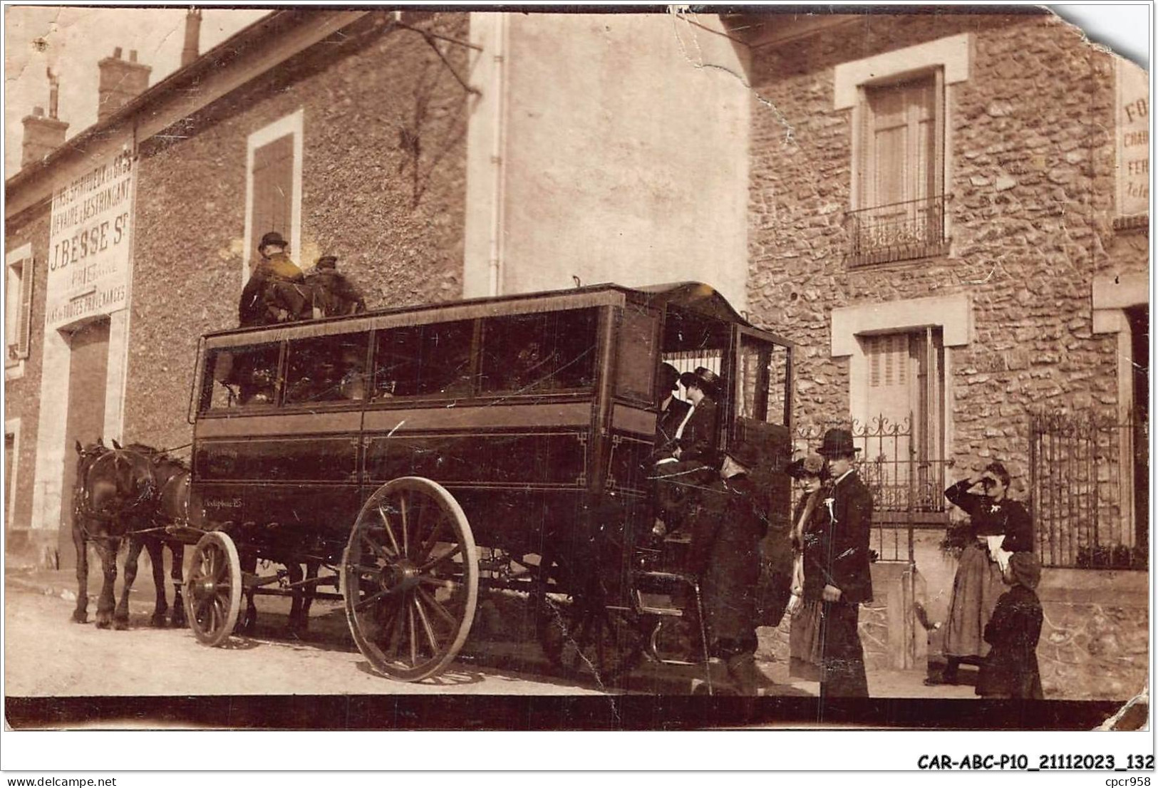 CAR-ABCP10-0968 - AUTOMOBILE - Fiacre Taxi Attelage.CARTE PHOTO EN ETAT TRES MAUVAIS - Taxis & Fiacres