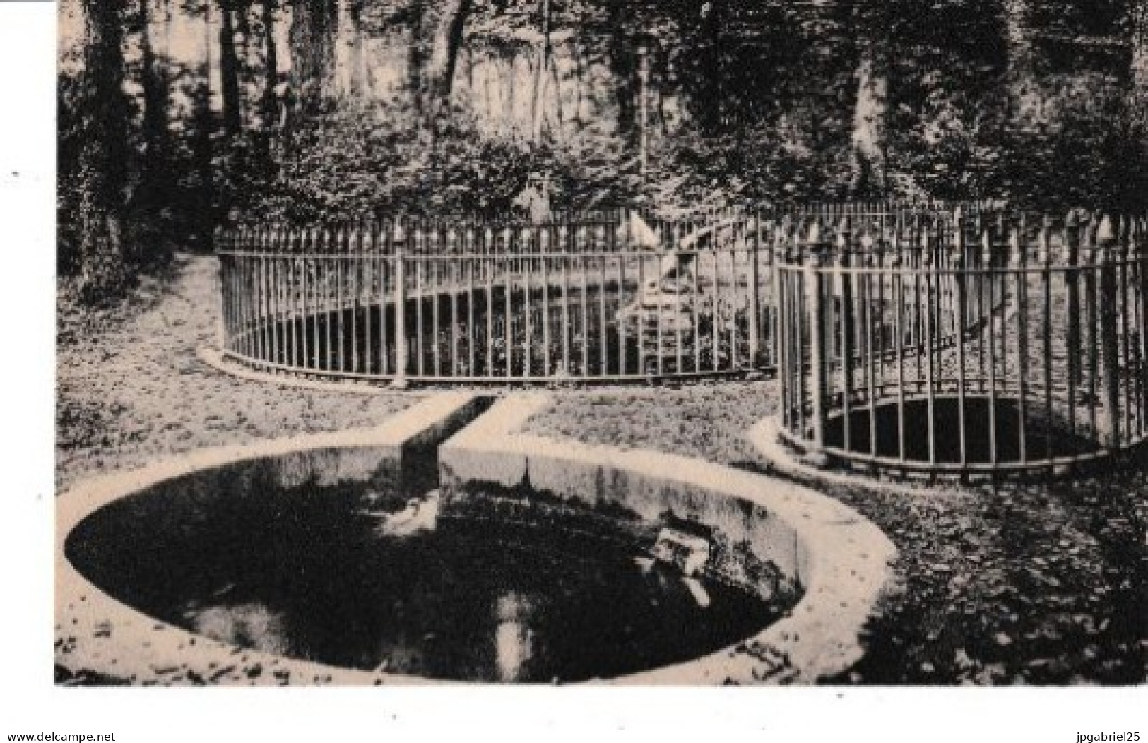 Beloeil La Belle Baigneuse (les Trois Fontaines Du Parc) - Beloeil