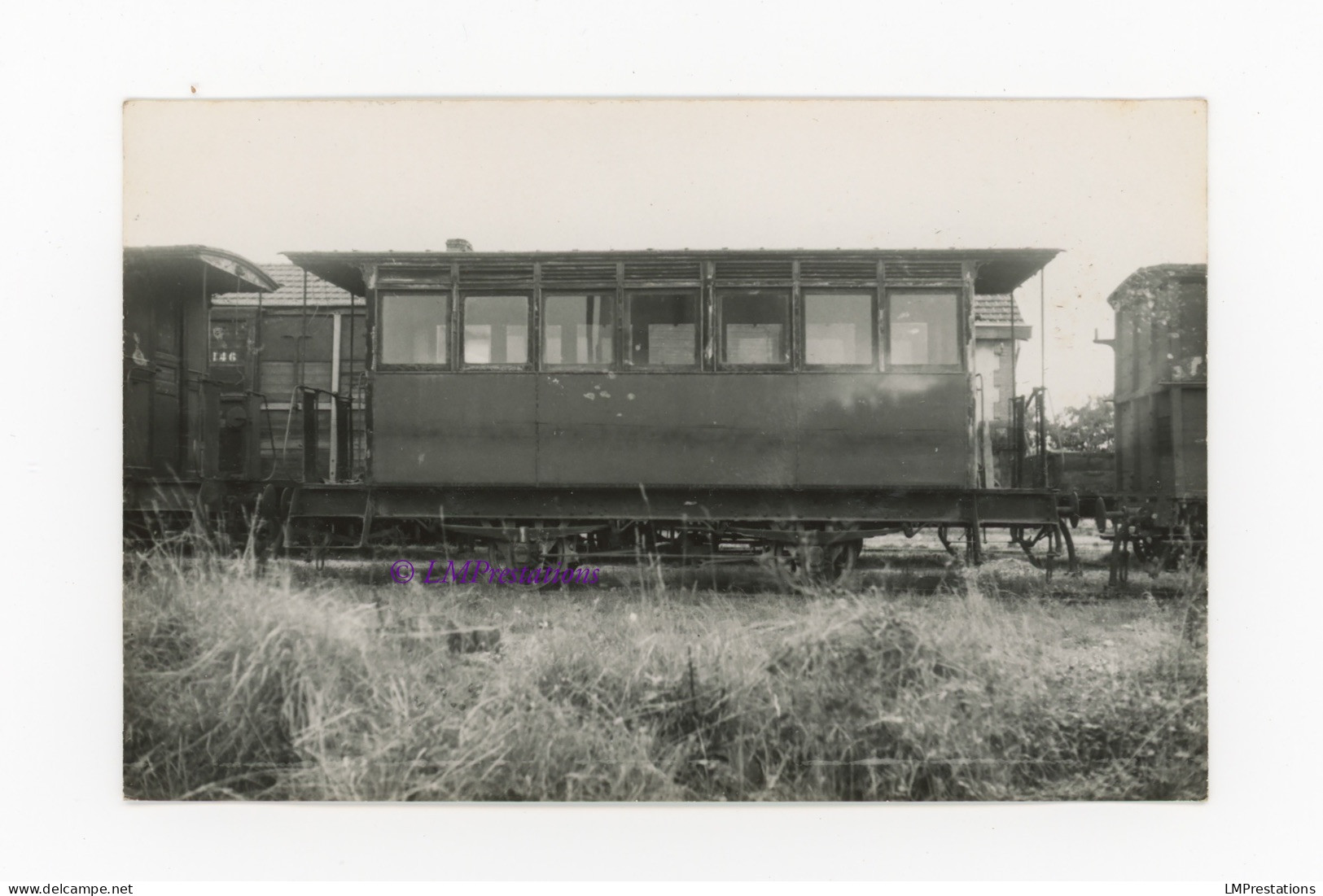 Photo Voiture CFD Gare Egreville Seine Et Marne 77 France Train Wagon Chemin Chemins Fer Départementaux Local Secondaire - Treni