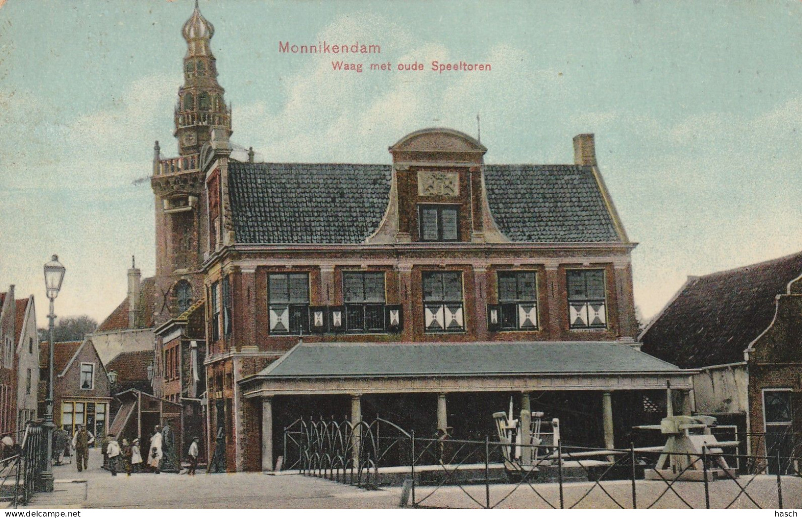 4934 109 Monnikendam, Waag Met Oude Speeltoren. 1912. (Rechtsonder Een Kleine Vouw)  - Sonstige & Ohne Zuordnung