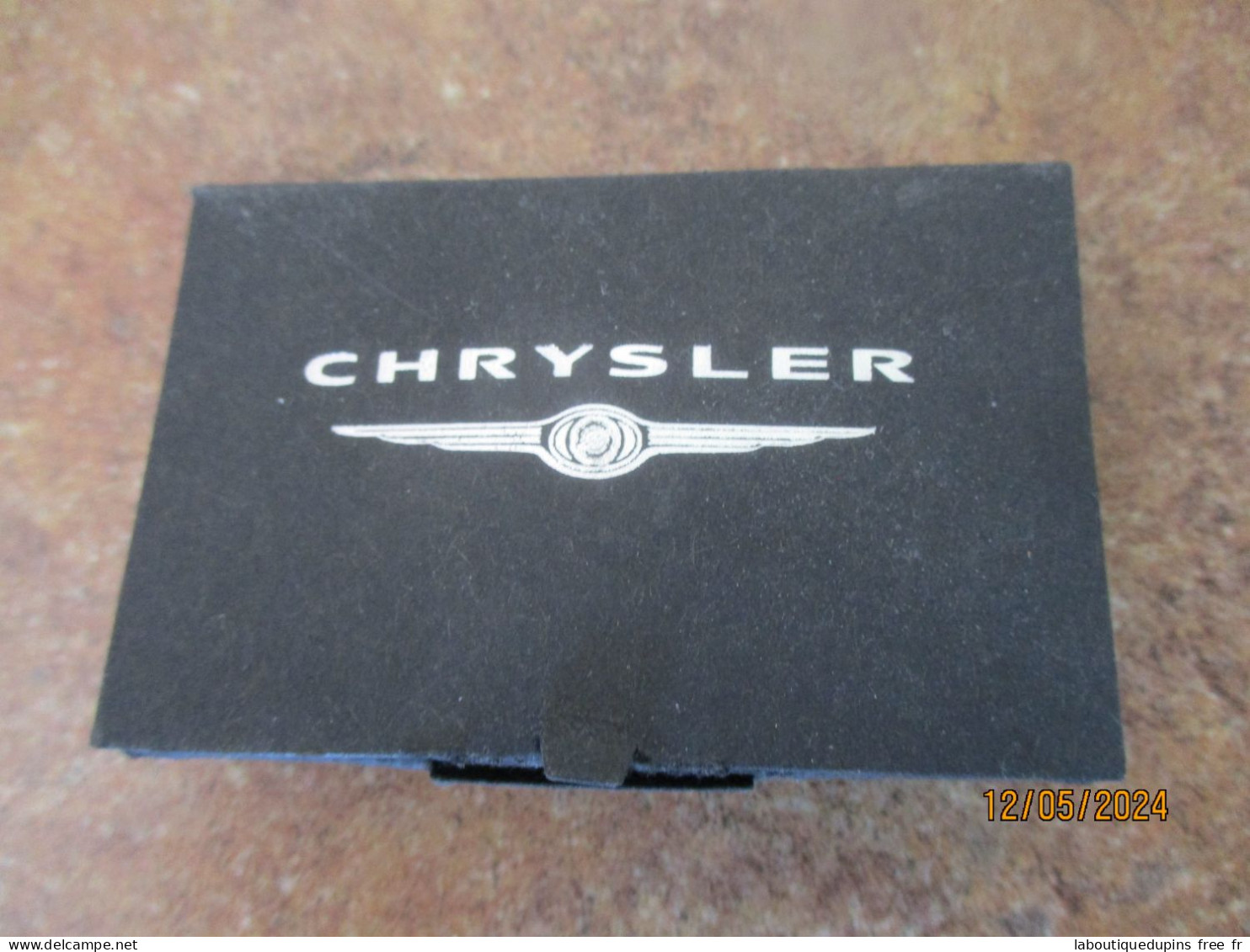 Coffret Pin's Chrysler Cruiser 3D -- Derier Vendu 04/2023 - Sonstige & Ohne Zuordnung