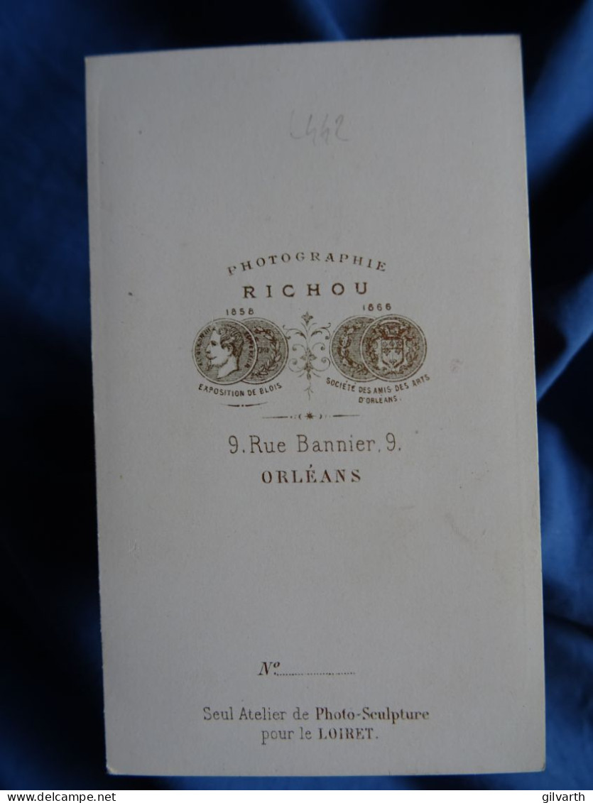 Photo Cdv Richou à Orléans -femme En Pied, Second Empire Ca 1865-70 L442 - Alte (vor 1900)