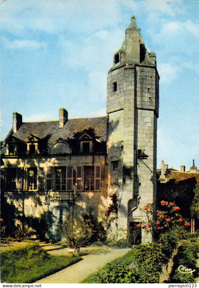 86 - Loudun - Type Pittoresque D'une Vieille Maison - Loudun