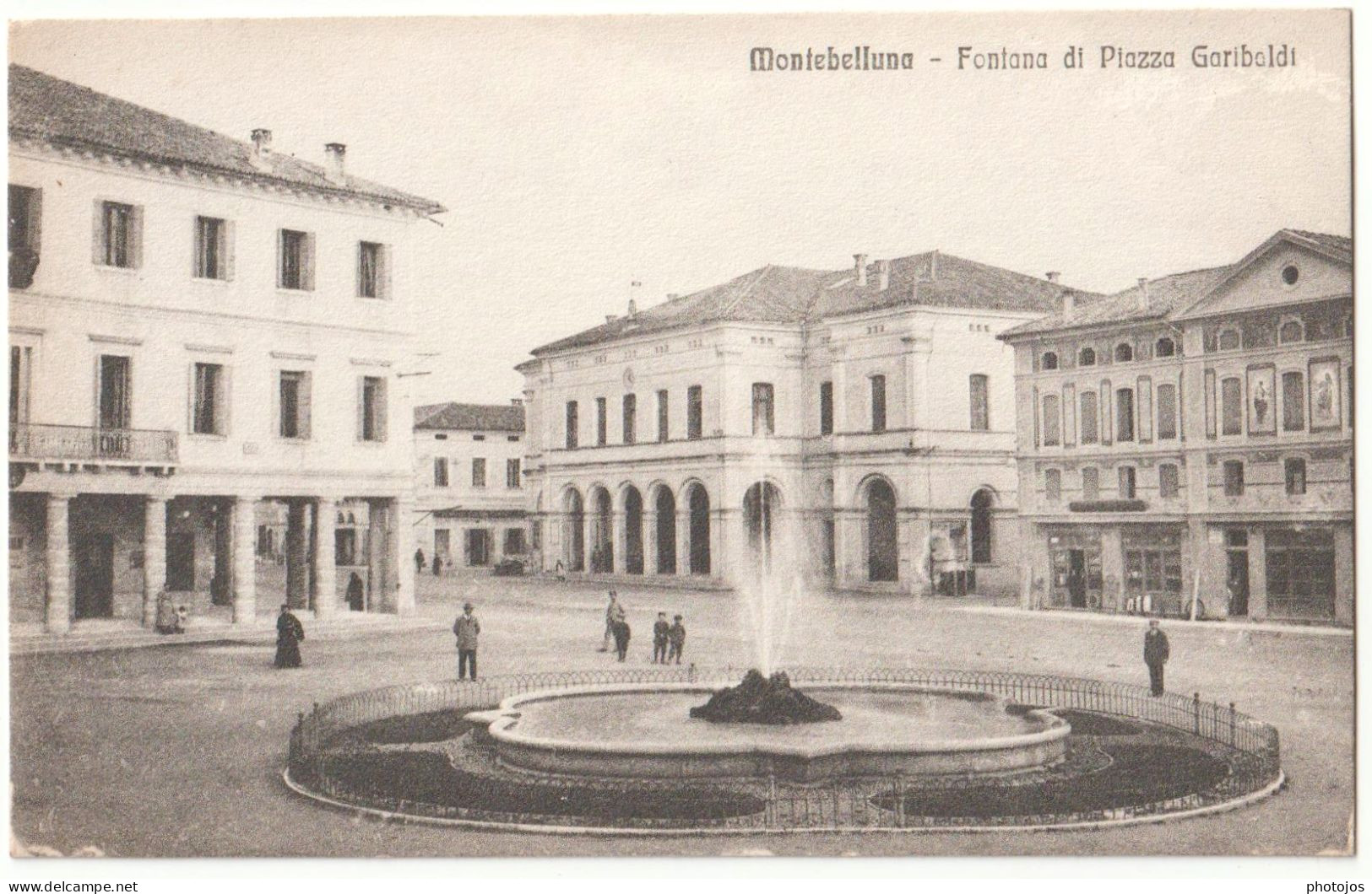 Cartolina  Montebelluna (Italia)  La Fontana Piazza Garibaldi     Ed Pulini  N° 22767   RARA - Sonstige & Ohne Zuordnung