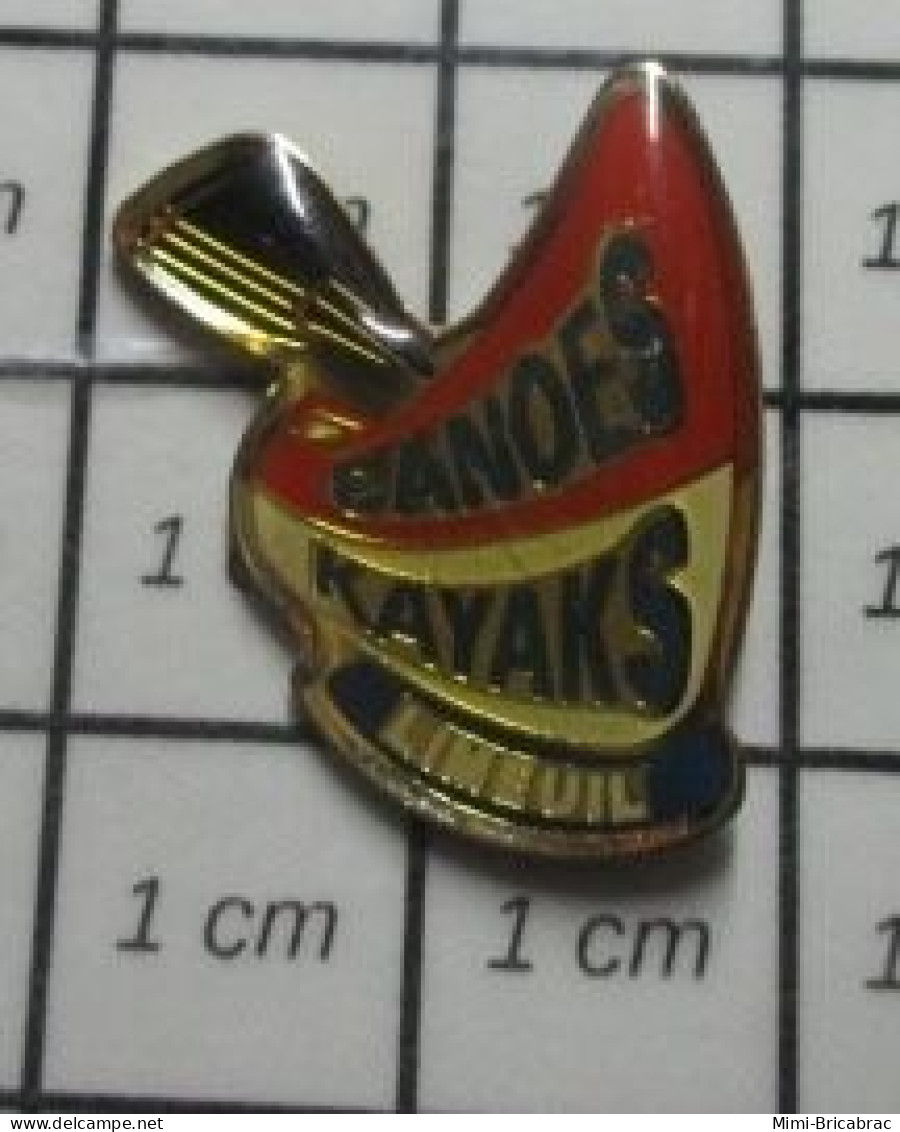 912c Pin's Pins / Beau Et Rare / SPORTS / CANOES  KAYAKS LIMEUIL DORDOGNE - Canoa