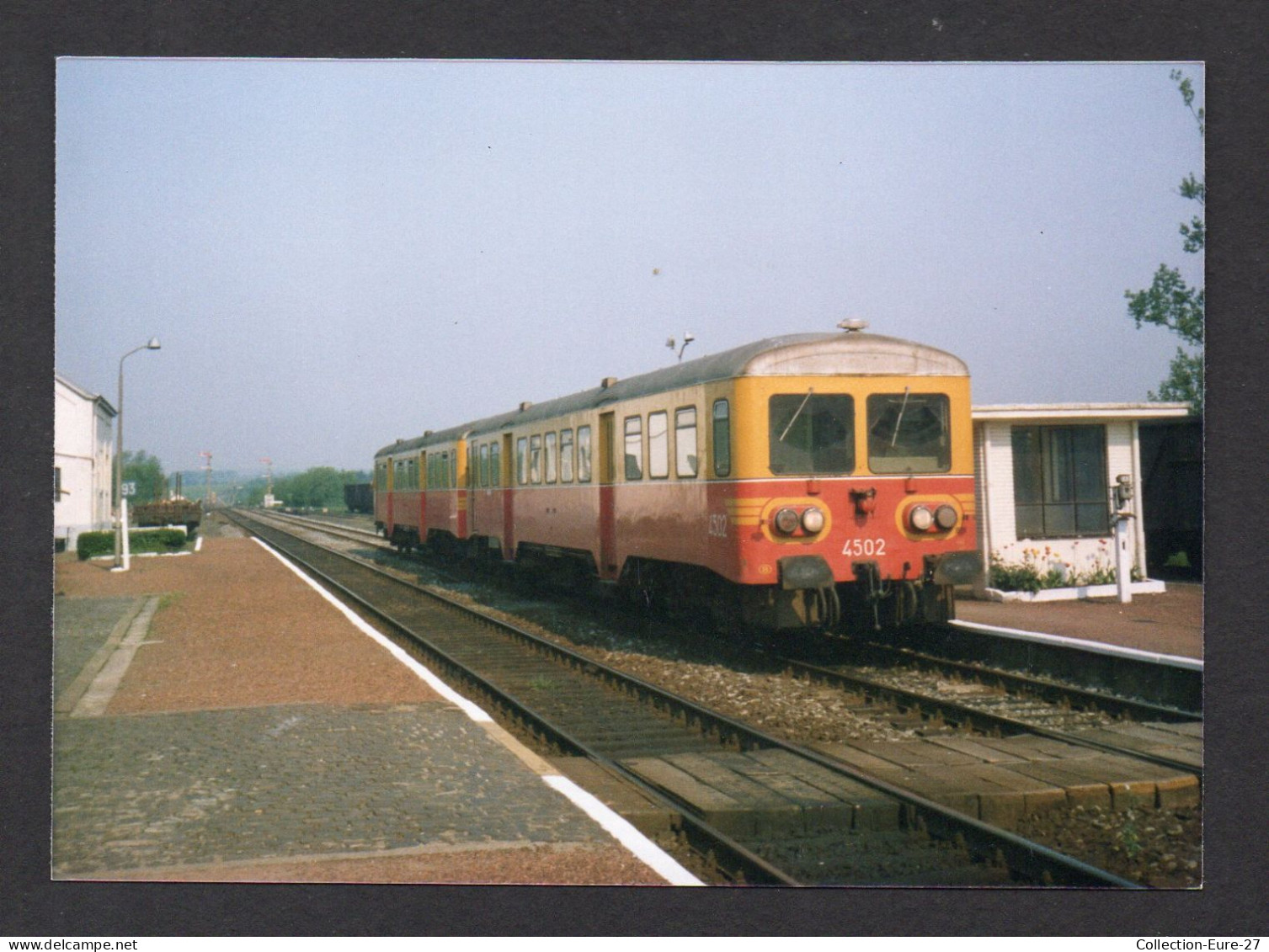 (12/05/24) BELGIQUE-CPM FLORENVILLE - BELLE PHOTO TRAIN EN GARE - Florenville