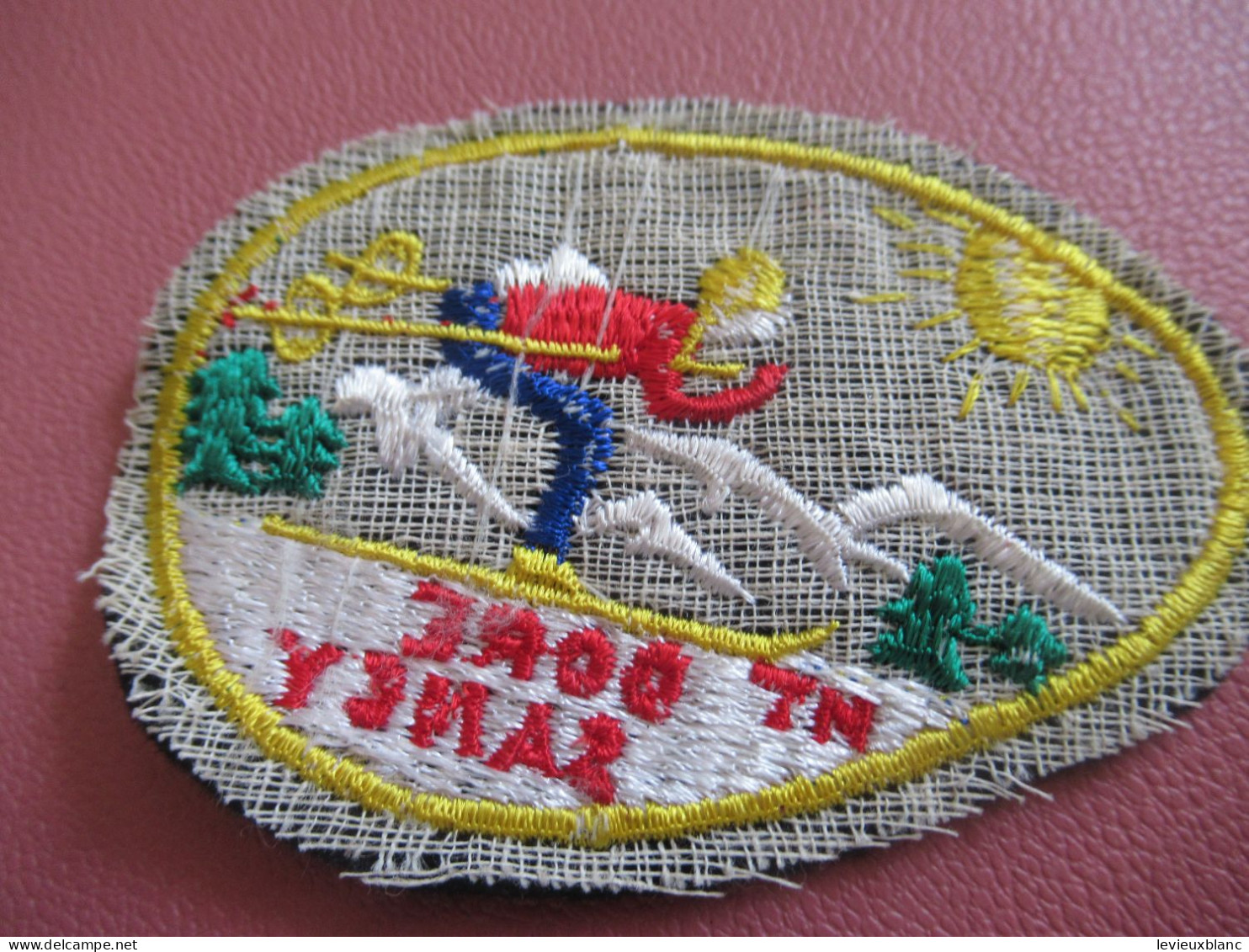 Ecusson Tissu Ancien /Le MONT DORE - Sancy / AUVERGNE/  Ski /Vers 1950- 1970                                  ET660 - Patches