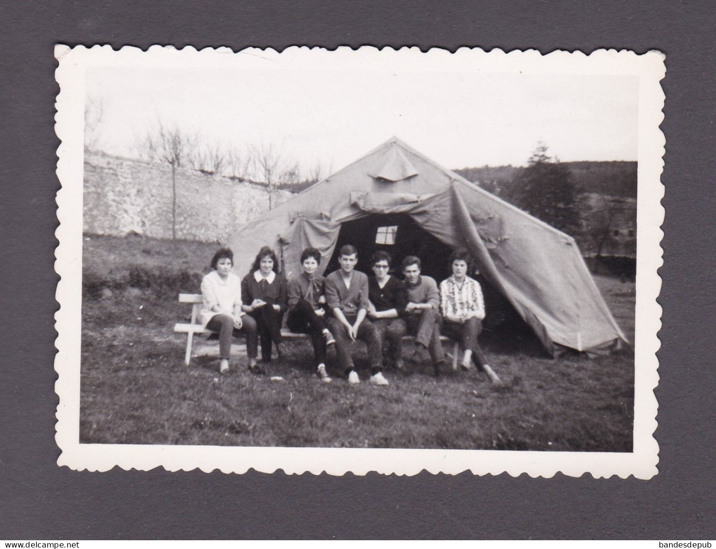 Photo Originale Vintage Snapshot Groupe Jeunes Gens Tente Stage De St Saint Mihiel Meuse Scoutisme ?   3890 - Plaatsen