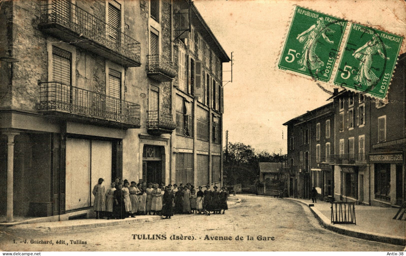 N81 - 38 - TULLINS - Isère - Avenue De La Gare - Tullins