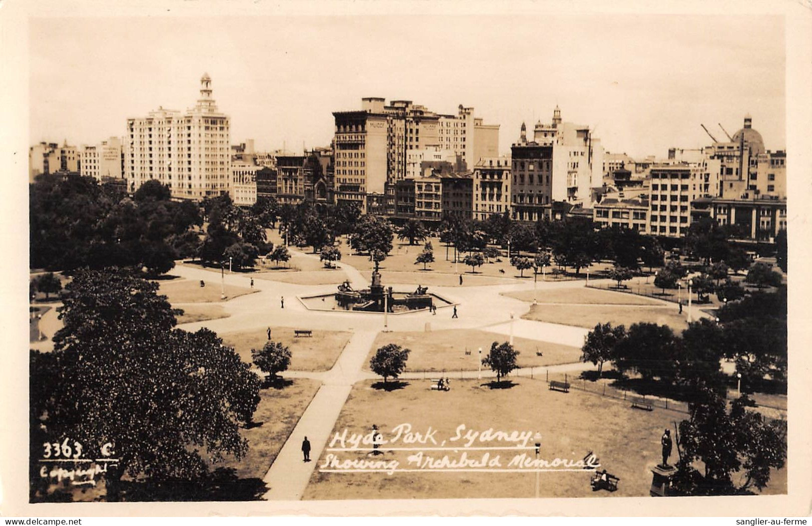 CPA AUSTRALIE / HYDE PARK / SHOWING ARCHIBALD MEMORIAL / SYDNEY - Autres & Non Classés