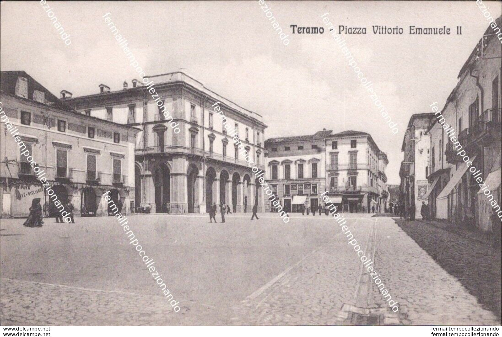 Af813 Cartolina Teramo Citta' Piazza Vittorio Emanuele II Abruzzo - Teramo