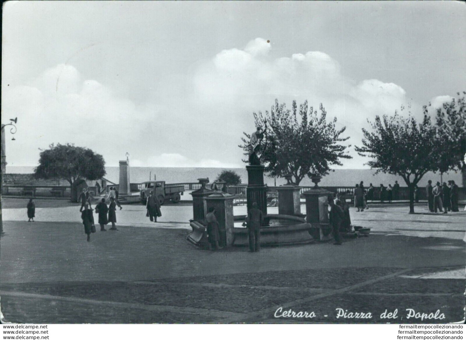 Ah715 Cartolina Cetraro Piazza Del Popolo - Reggio Calabria