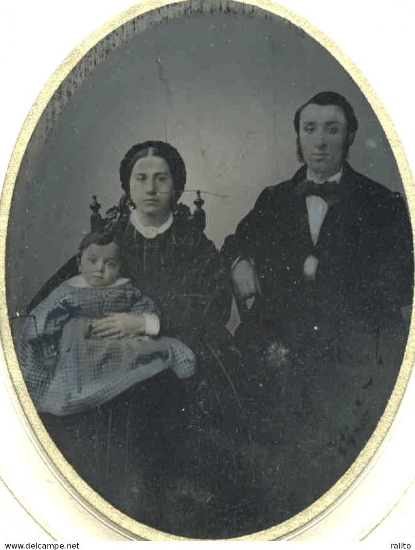 FAMILLE Vers 1860 AMBROTYPE COLORIÉ - Oud (voor 1900)