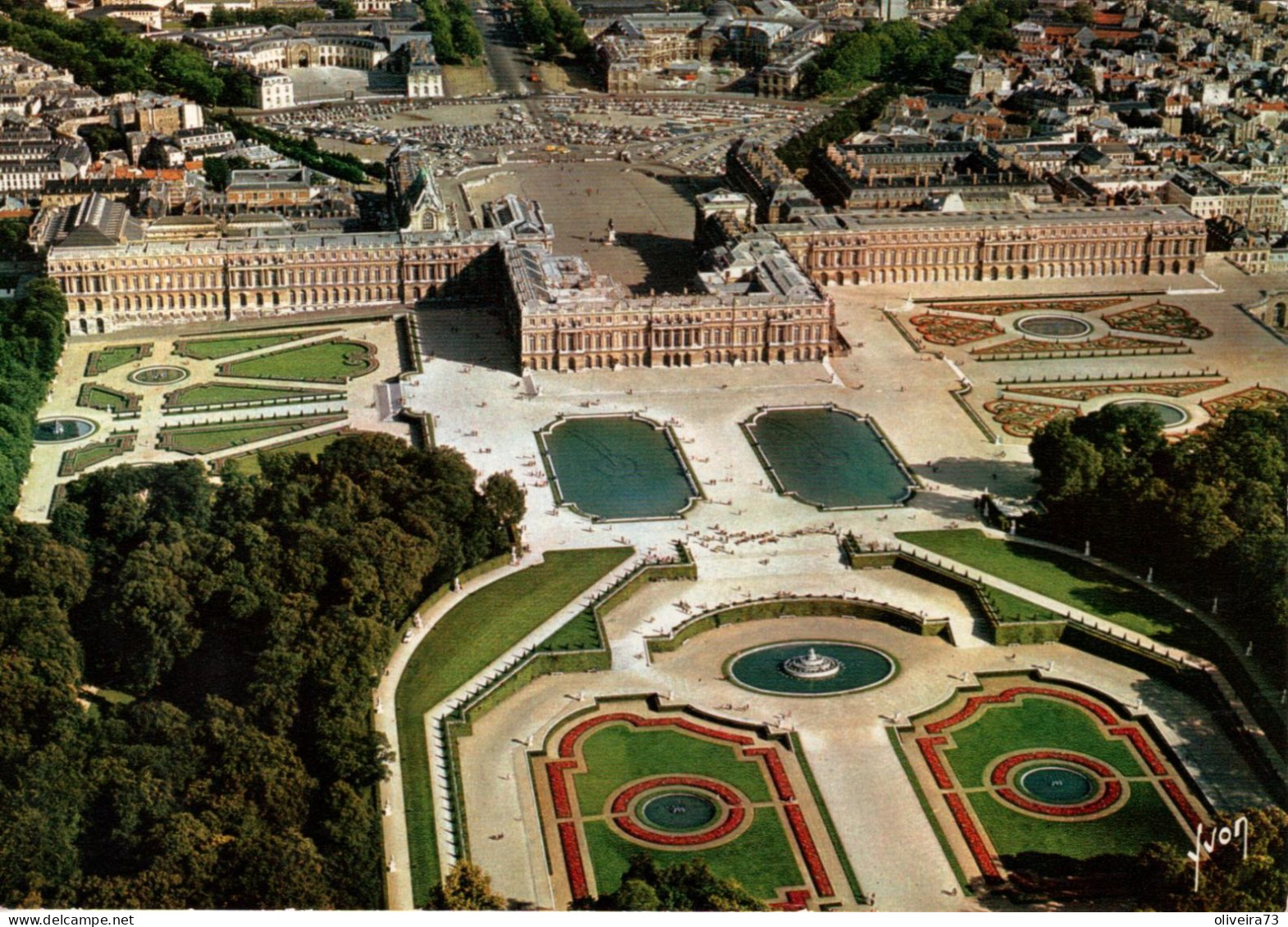 Château De VERSAILLES - Le Palais, Les Parterres Et Le Bassan De Latone - Versailles (Château)