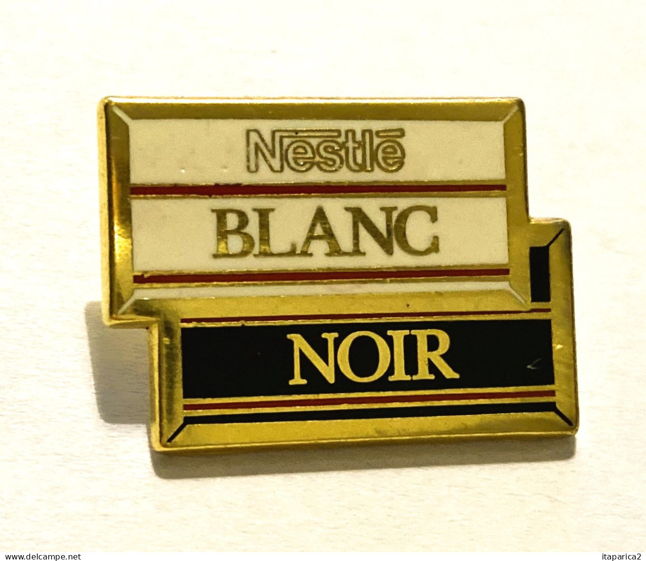 PINS CHOCOLAT  NESTLE BLANC NOIR / Signé DRAGO  N° 212 / 33NAT - Alimentación