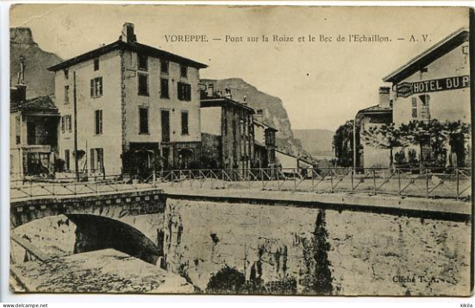 CPA 9 X 14 Isère   VOREPPE  Pont Sur La Roize Et Le Bec De L'Echaillon A.V.      Hôtel Du P..... - Voreppe