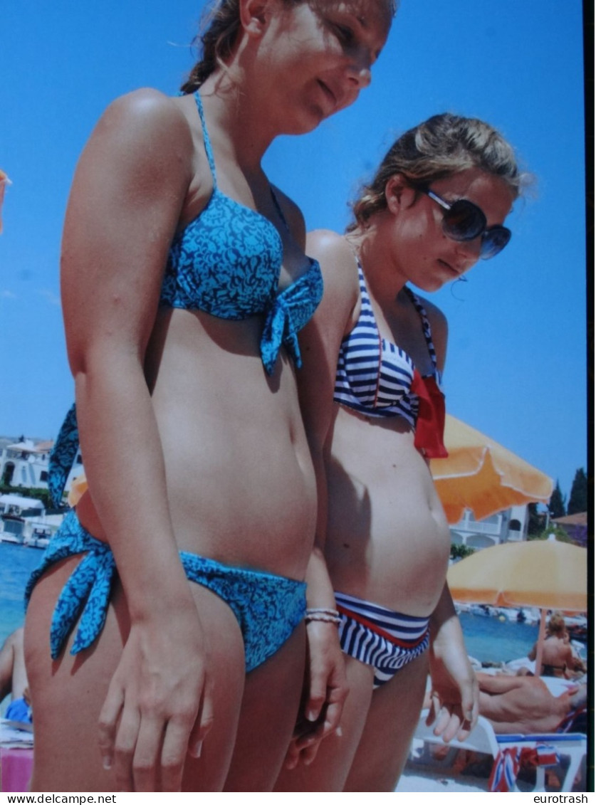 Schwanger Pregnant Photo Jeune Fille Teen Girl Mädchen Mädel Jugendliche Femme Adolescente Young Jung Maillot Barefoot - Anonyme Personen