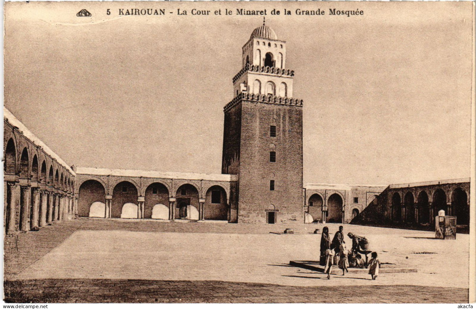 CPA AK Kairouan La Cour Et Le Minaret De La Grande Mosquee TUNISIA (1404844) - Túnez