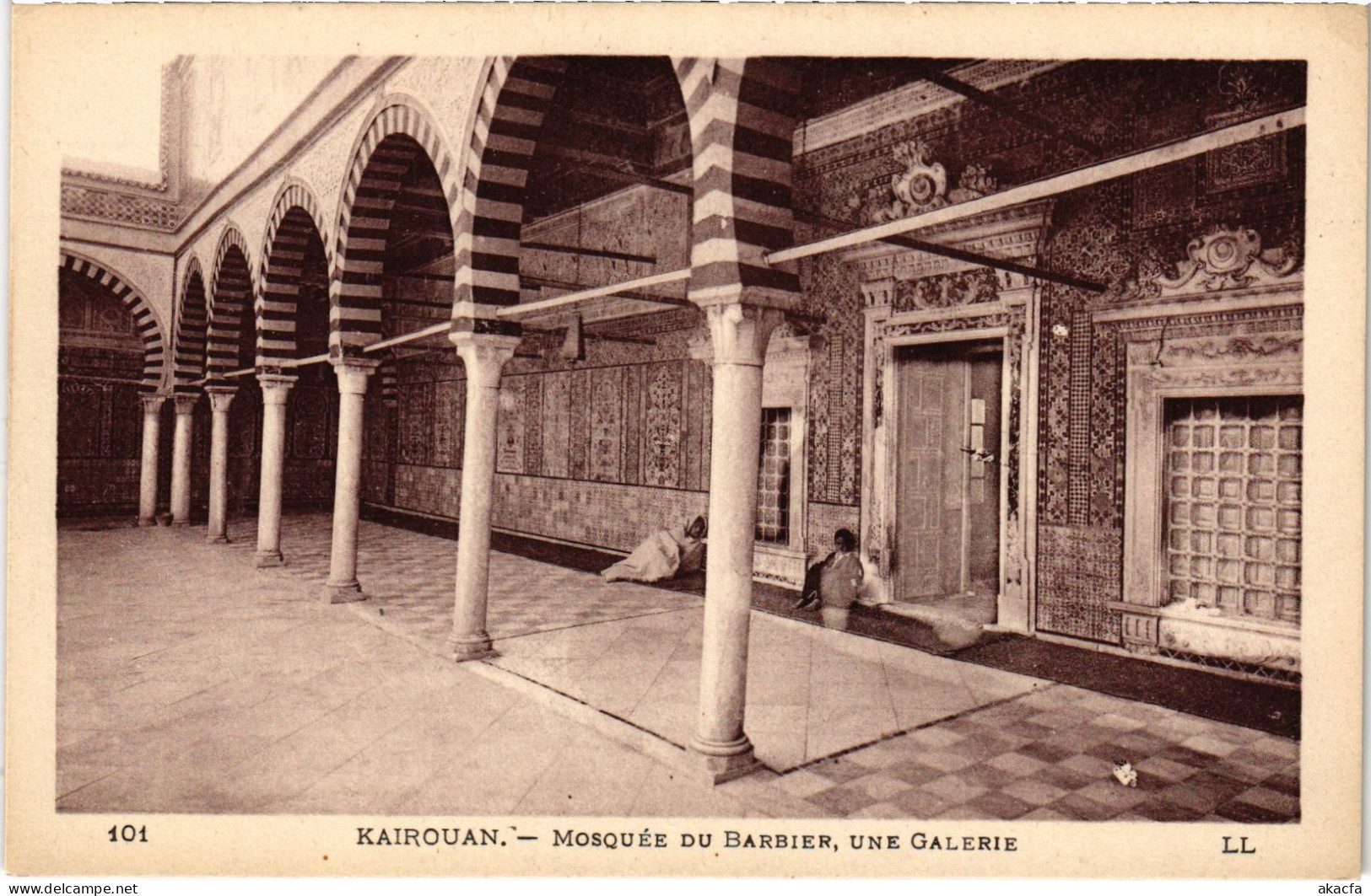 CPA AK Kairouan Mosquee Du Barbier Une Galerie TUNISIA (1404831) - Tunesien