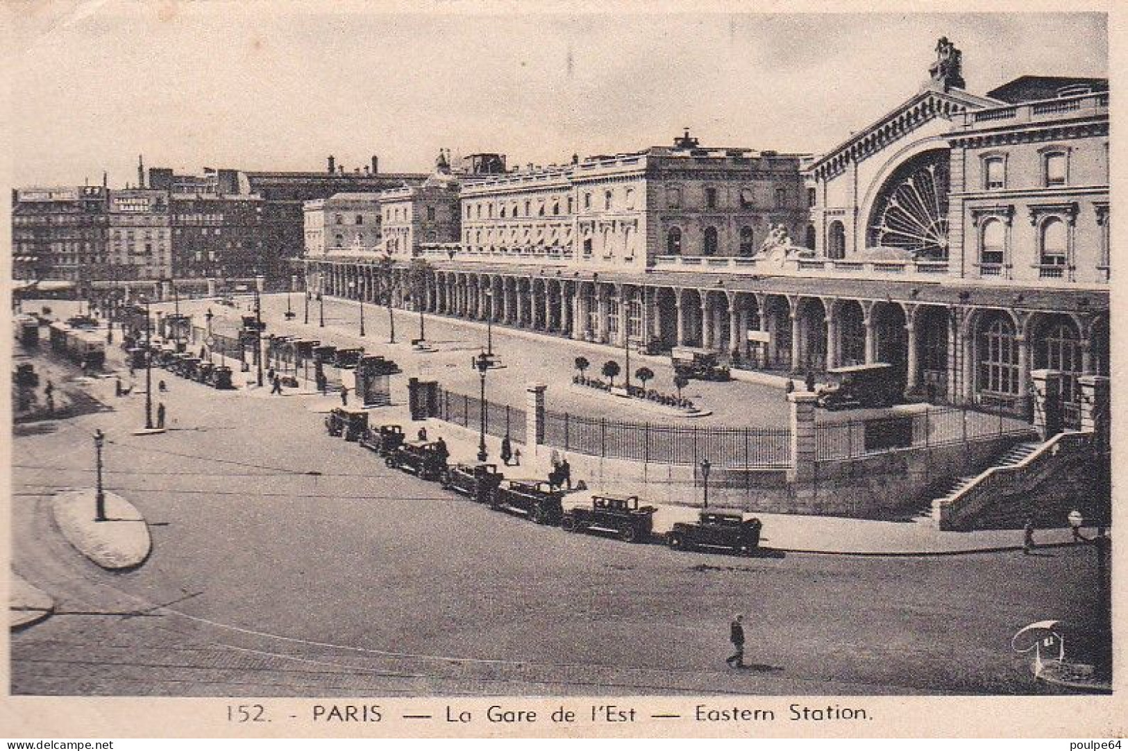 La Gare De L' Est : Vue Extérieure - Metro, Estaciones