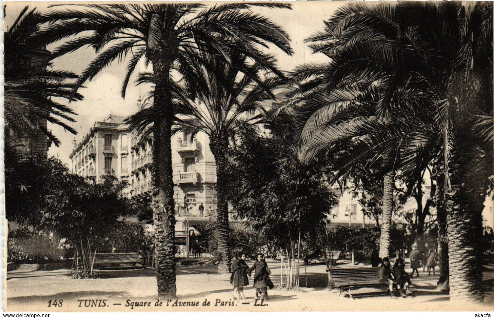 CPA AK Tunis Square De L'Avenue De Paris TUNISIA (1405420) - Tunisia