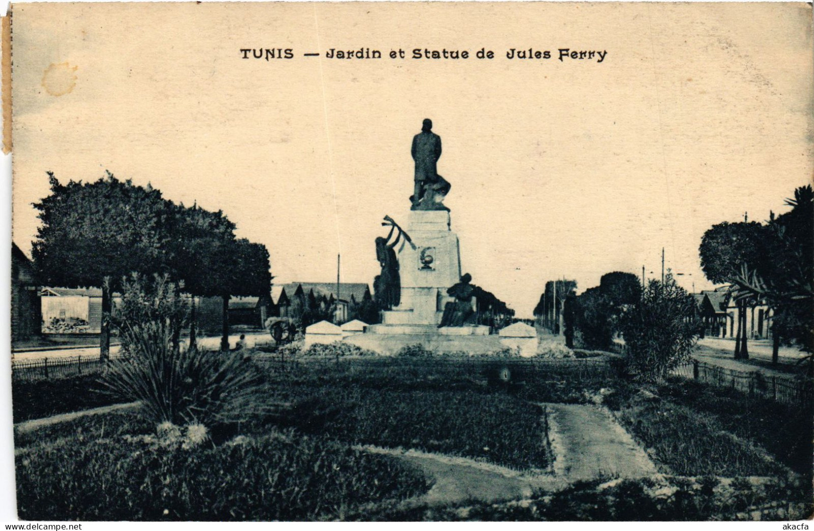 CPA AK Tunis Jardin Et Statue De Jules Ferry TUNISIA (1405374) - Tunisia