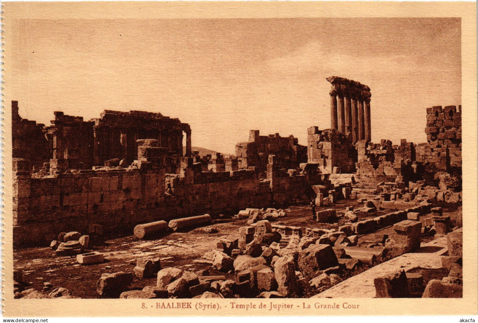 CPA AK Baalbek Temple De Jupiter Grande Cour SYRIA (1404033) - Syrie