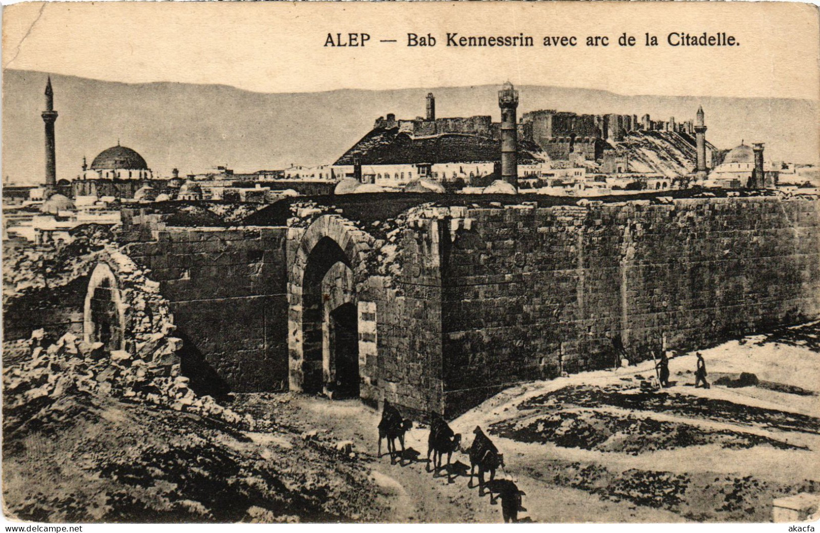 CPA AK Aleppo Bab Kennessrin Avec Arc De La Citadelle SYRIA (1403967) - Siria