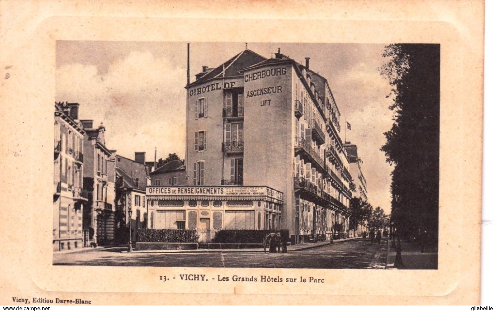 03 - Allier - VICHY  - Les Grands Hotels Sur Le Parc - Vichy