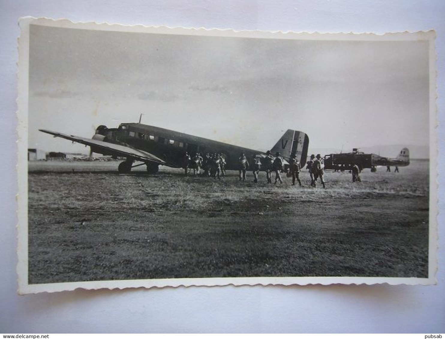 Avion / Airplane /  ARMEE DE L'AIR FRANCAISE / Junkerss Ju 52 / Embarquement De Parachutistes - 1946-....: Era Moderna
