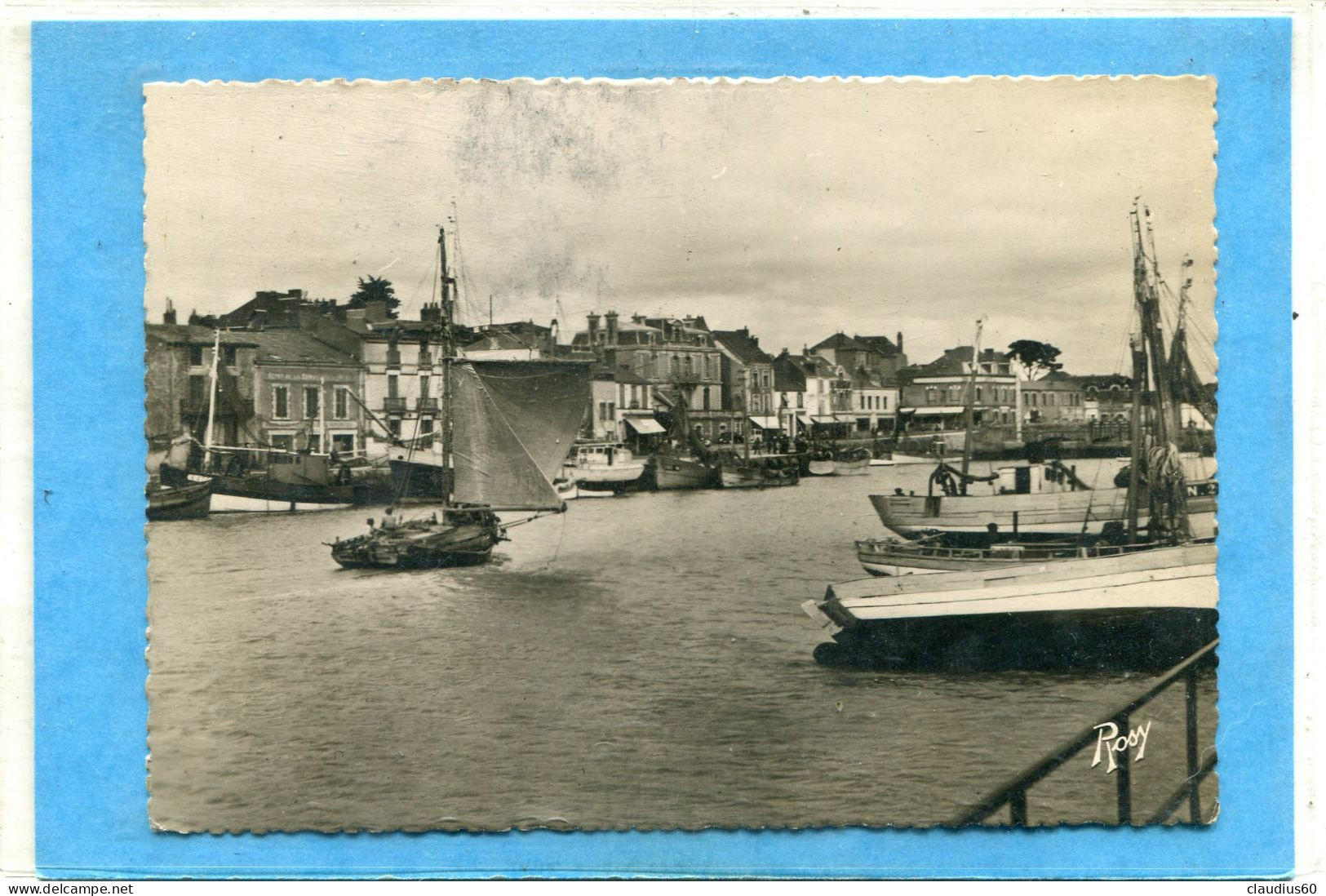 44  .PORNIC  ,  Bâteaux  Dans  Le  Port   . Cpsm  10,5 X 15 . - Pornic