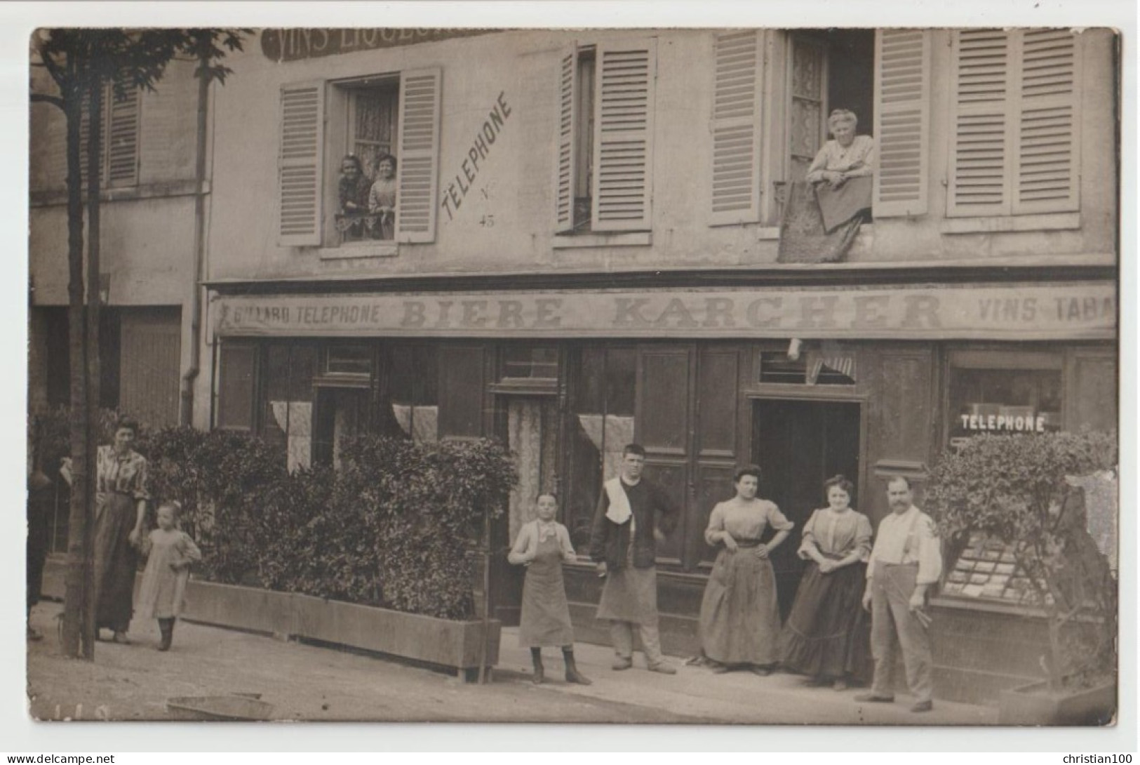 CARTE PHOTO  - CAFE - VINS ET LIQUEURS - BIERE KARCHER - SCENE DE TERRASSE TRES ANIMEE - TABAC -z  2 SCANS Z- - Cafés