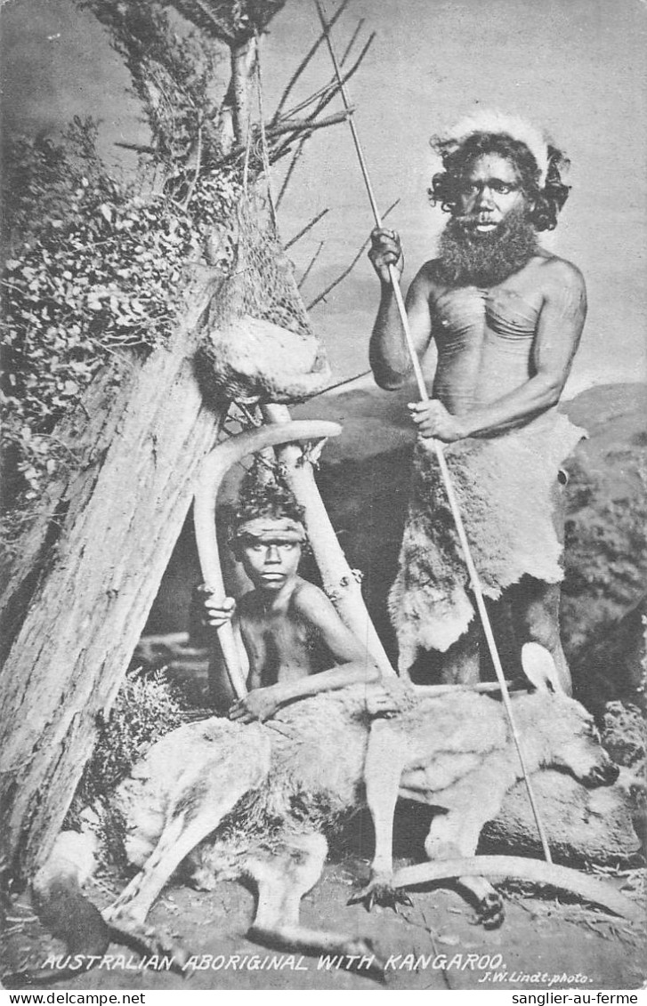 CPA AUSTRALIE / AUSTRALIAN ABORIGINAL WITH KANGAROO - Autres & Non Classés