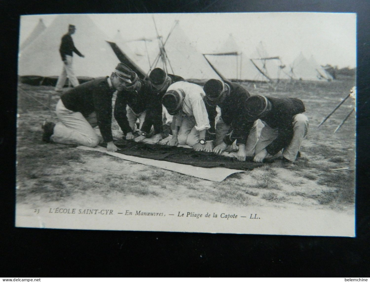 L'ECOLE SAINT CYR                      EN MANOEUVRES               LE PLIAGE DE LA CAPOTE - Manoeuvres