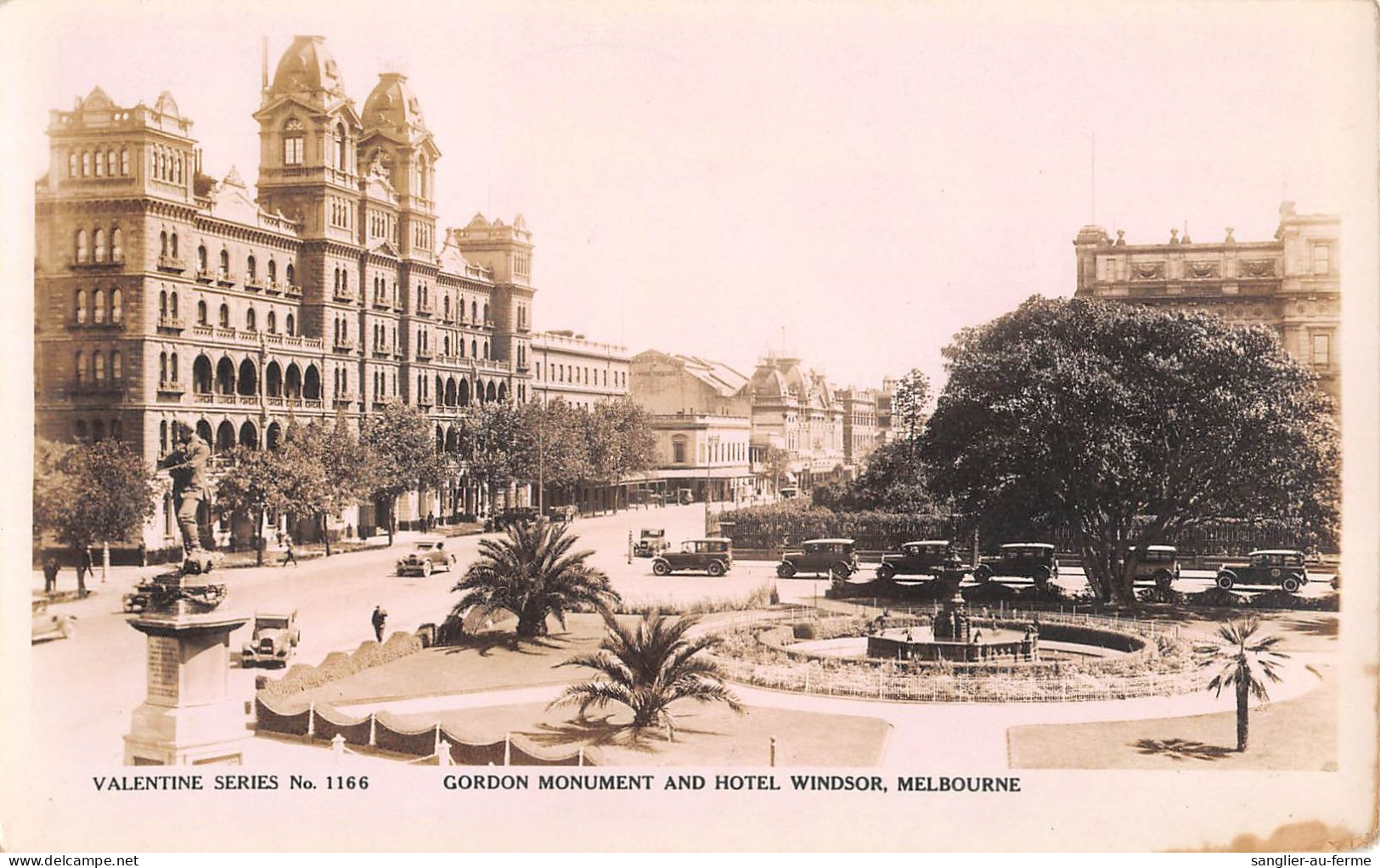 CPA AUSTRALIE / GORDON MONUMENT AND HOTEL WINDSOR / MELBOURNE - Autres & Non Classés