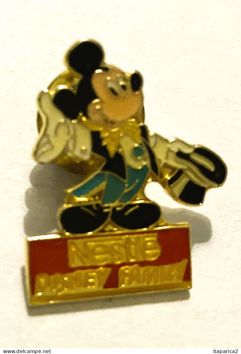 PINS Arthus Bertrand Mickey Nestle Disney Family   / 33NAT - Arthus Bertrand