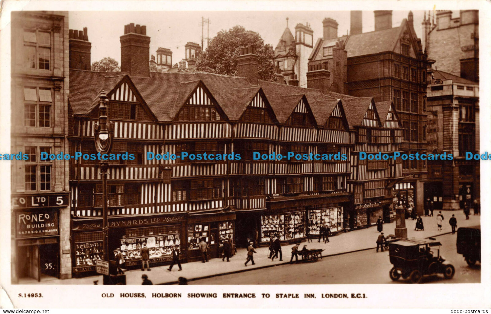 R095953 Old Houses. Holborn Showing Entrance To Staple Inn. London. Kingsway. RP - Andere & Zonder Classificatie