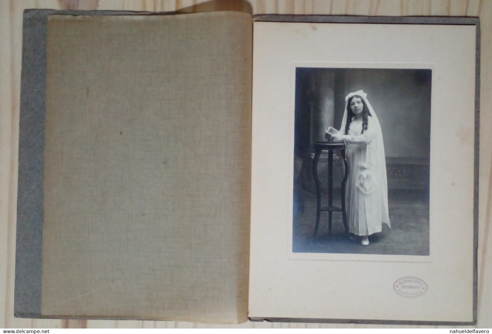 Photographie - Portrait D'une Jeune Fille Faisant Sa Première Communion. - Anonieme Personen