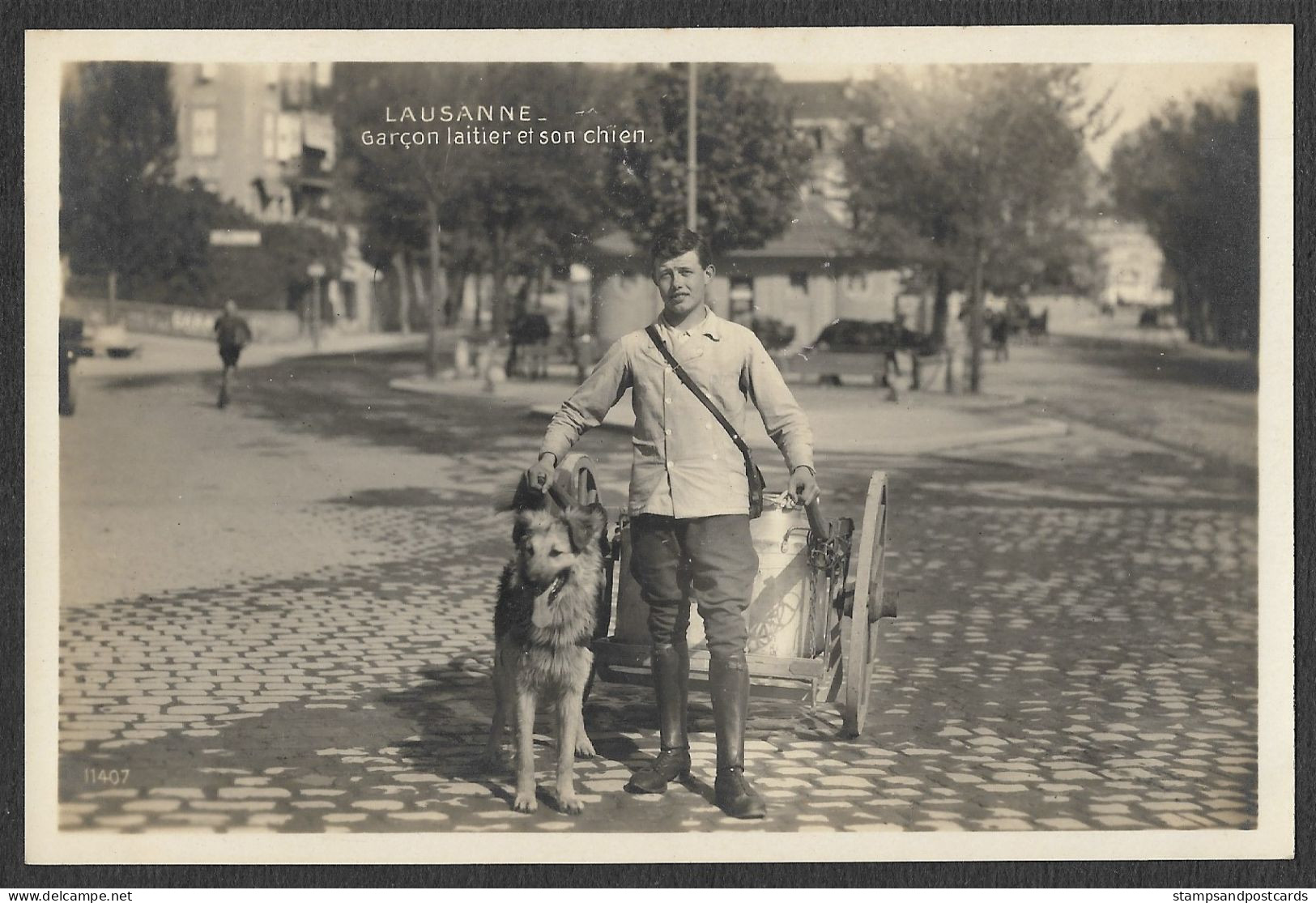 Suisse Carte Postale Photographique Lausanne Garçon Laitier Et Son Chien Switzerland Milkman W/ Dog Real Photo Postcard - Lausanne