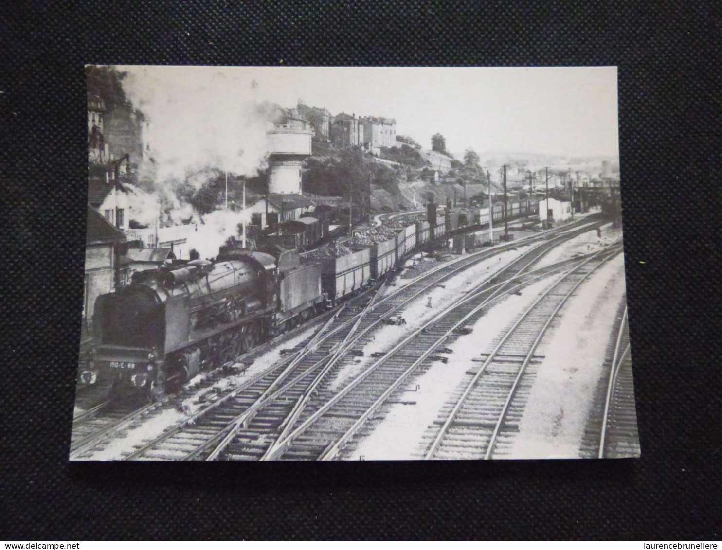 REGION EST - TRAIN DE MINERAI EN RAME "HADIR" A LONGUYON LOCOMOTIVE 150 E 68  - 1954 - Treinen